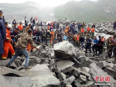 四川泸定6.8级地震：山体塌方致2伤，房屋坍塌有人被压_应急_前往_中国