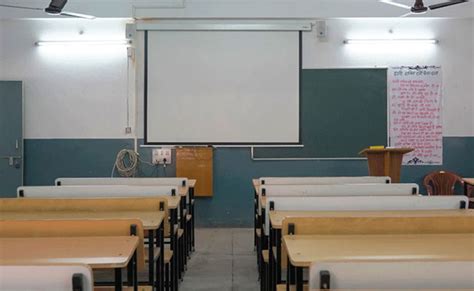 Maharashtra: 30 students hospitalised after suspected food poisoning in ...