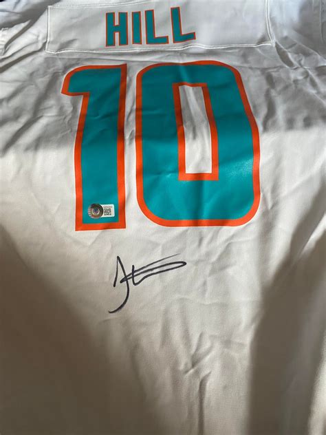 Signed Tyreek Hill jersey : r/miamidolphins