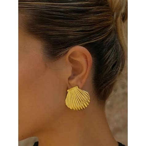 Buy Peachy Accessories Classic Shell Earrings - 18K Gold Plated Online