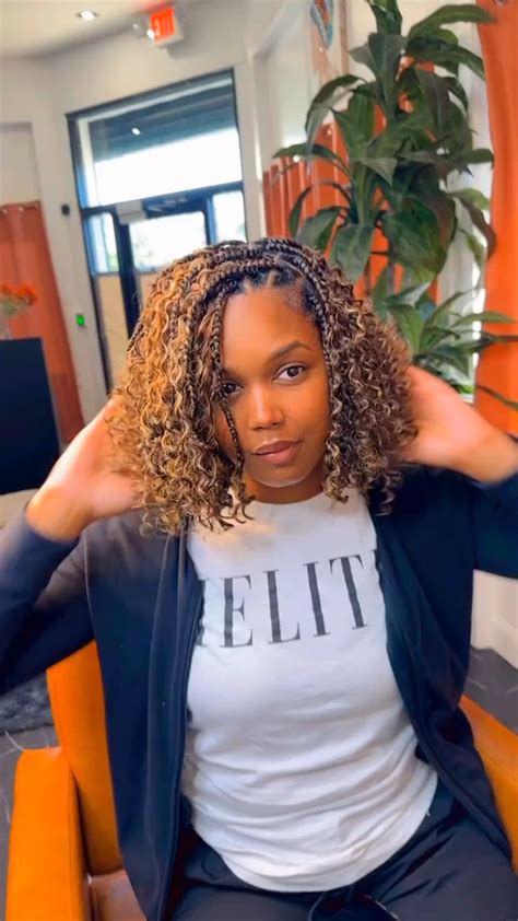 Pin by MIIIX on insp [Video] | Short box braids hairstyles, Single ...