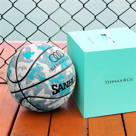 打篮球买什么礼物最新素材