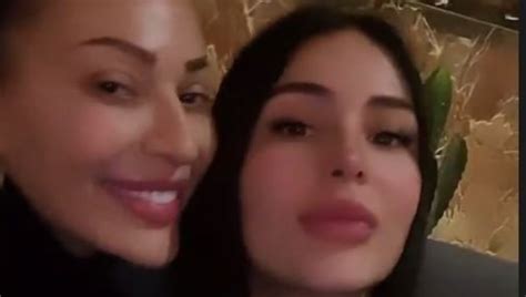 CECA I ANASTASIJA U KUĆNOM IZDANJU: Majka i ćerka opuštaju se u vili na ...