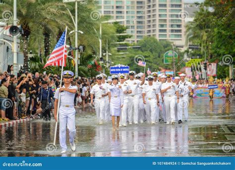Navy Graduation Parade 的图像结果