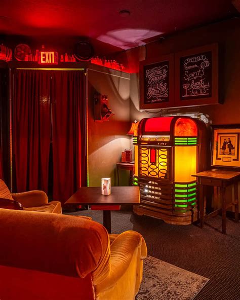 Eater LAさんのインスタグラム写真 - (Eater LAInstagram)「Studio City's Rendition Room ...