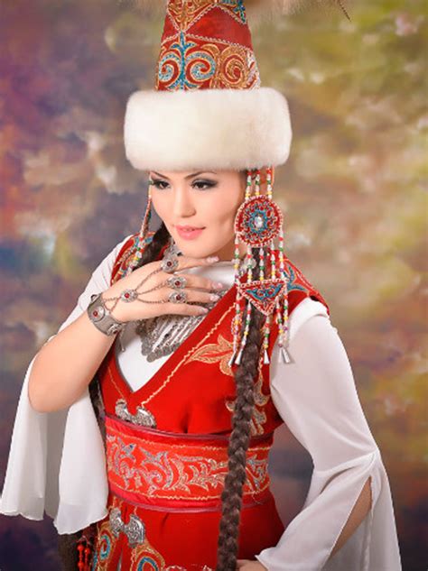 看看哈萨克族传统服饰OOTD - 知乎