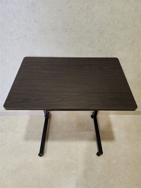 Computer Table On Wheels 的图像结果