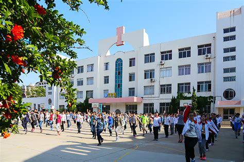 烟台一中国际部师生到万华开展社会实践活动 学校要闻 烟台第一中学