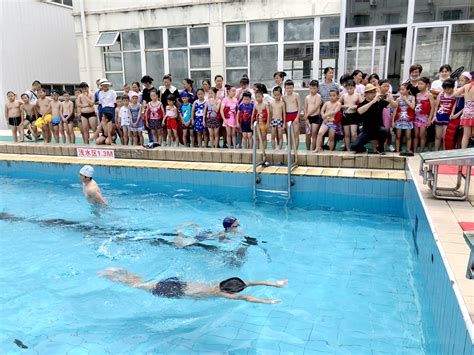 江城已有不少小学开游泳课 家长希望尽快全面推广 两部门将细化实施方案 - 湖北日报新闻客户端
