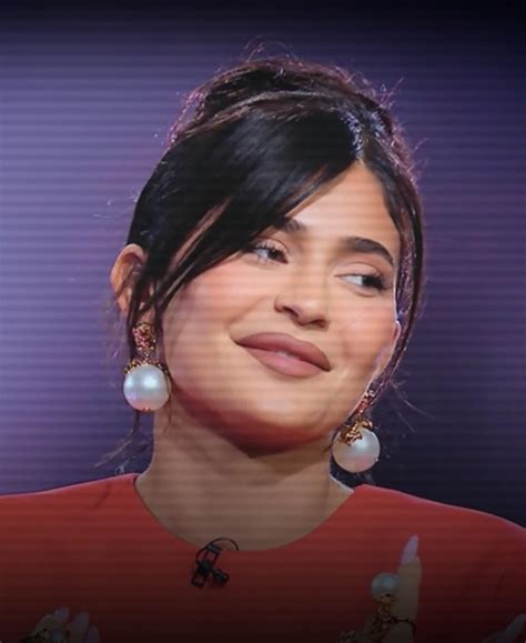 Some stills of Kylie from this season. Looking a little different from ...