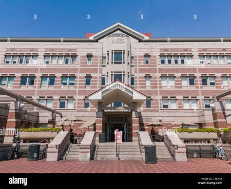 Los Angeles, APR 2: Exterior view of Leavey Library of USC on APR 2 ...