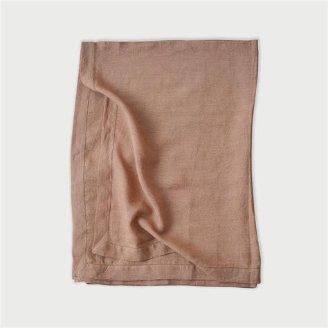 ROSE LINEN TABLE COVER – ALTROVE