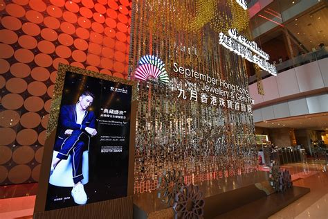 六月香港珠宝首饰展览会 – 我爱钻石网官网
