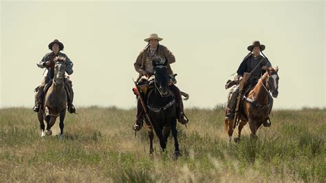 '1923’ Stars React to Deaths of Pete Plenty Clouds and Runs His Horse