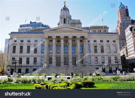 221 Brooklyn Municipal Building Images, Stock Photos & Vectors ...