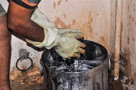 D'source Making Process | Making of Sungudi Sari - Madurai, Tamil Nadu ...