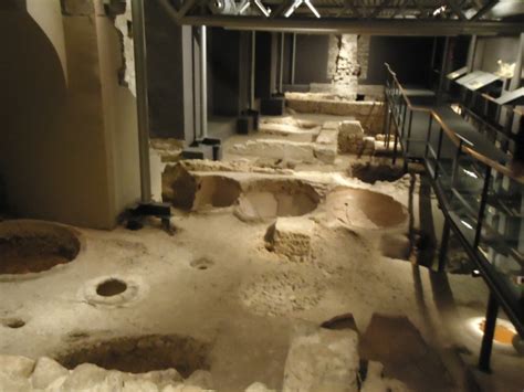 9 Disgusting Hygiene Facts From The Past That'll Make You Feel Grateful ...