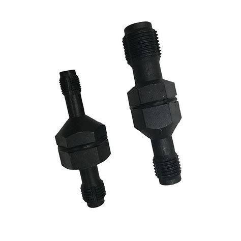 Using a Spark Plug Thread Chaser 的图像结果