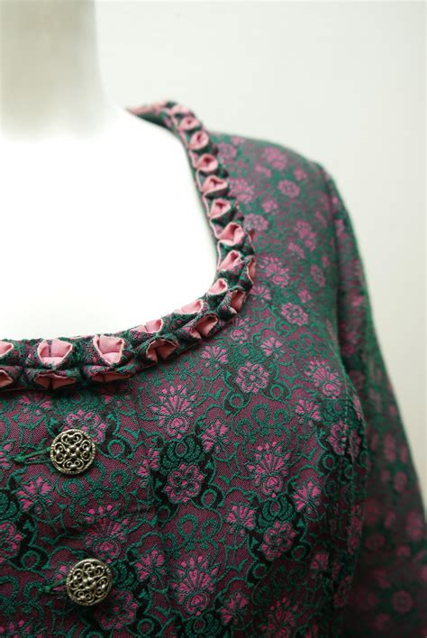 Handmade dirndl Höck green weave pattern trumpet sleeves belt