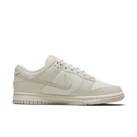 Women's Dunk Low 'Light Bone' Release Date. Nike SNKRS