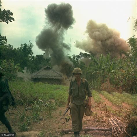 美拍65年越南战争现场照_战争图片_历史千年