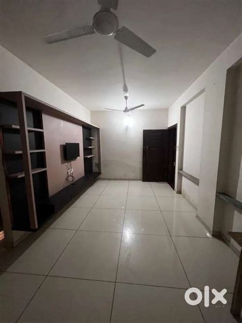 2 bhk flat semi furnished - For Rent: Houses & Apartments - 1825205491
