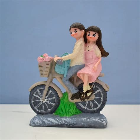 Buy Amazon Brand - Umi Love Couple on Cycle Statue Showpiece for Home ...
