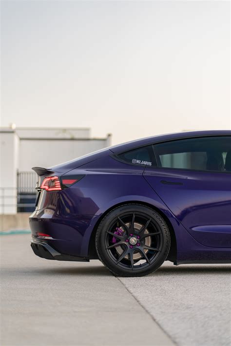 Purple Tesla Model 3 - Gloss Metallic Mysterious Indigo