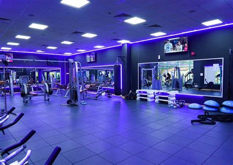 TENNIS & COUNTRY CLUB MOTEL (Updated 2026) All You Need to Know BEFORE ...