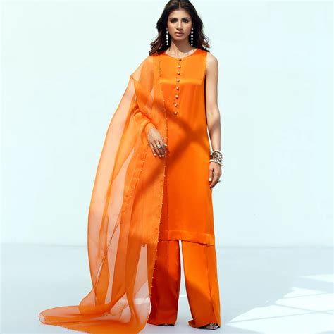 Orange | SADAF KANWAL – Chaand Tara