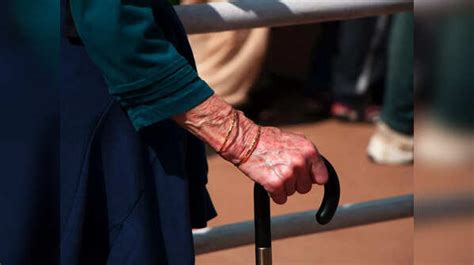 Dementia symptoms: THIS sign can be an early symptom of Lewy Body dementia