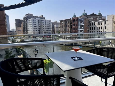 Associated Bank debuts new eateries, plus The Vault, a stunning ...