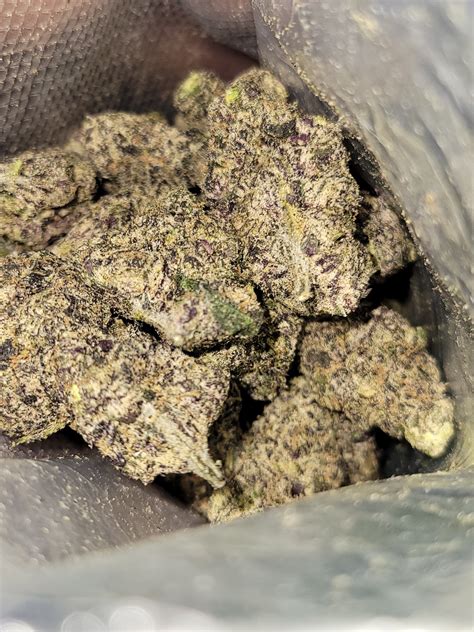 Cherry Cindy Strain Review , Best Cherry Weed Strains - BIMJ