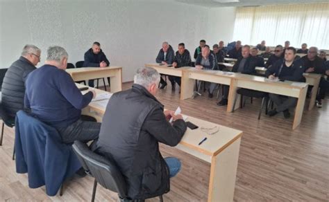 Nedovoljan broj parking mjesta za ratne invalide u Foči | Foča24 ...