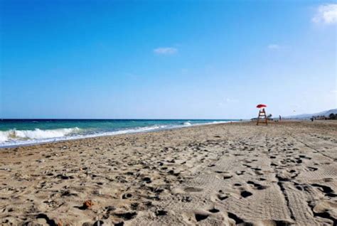 https://infoplaya.net/wp-content/uploads/2020/08/playa-puerto-rey-vera-almeria-andalucia.jpg
