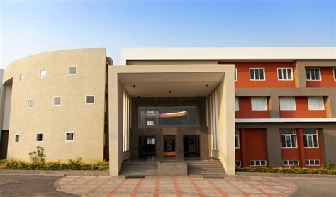 Sree Saraswathi Thyagaraja College