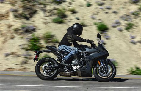 2025 GSX-8R - Suzuki Canada Inc.