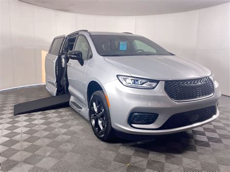 2024 Chrysler Pacifica Touring-L DVD-S Wheelchair Van For Sale - $80637 Stock #23100193 ...