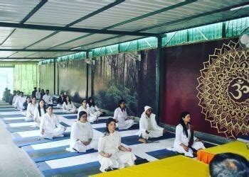 3 Best Yoga Classes in Faridabad - Expert Recommendations