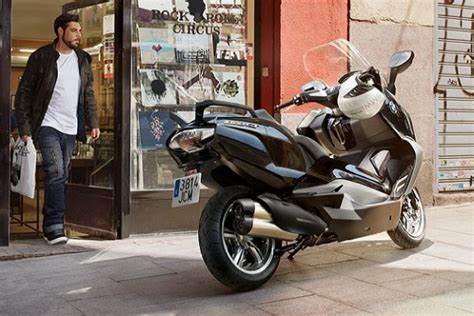 Novi BMW skuter – M stil