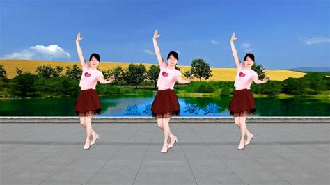 一边唱歌一边跳舞的欢乐人物有音响的女孩唱歌跳舞元素图片素材下载 - 觅知网