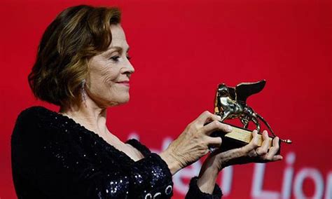 "I want to roar": Sigourney Weaver receives Lifetime Achievement Golden ...