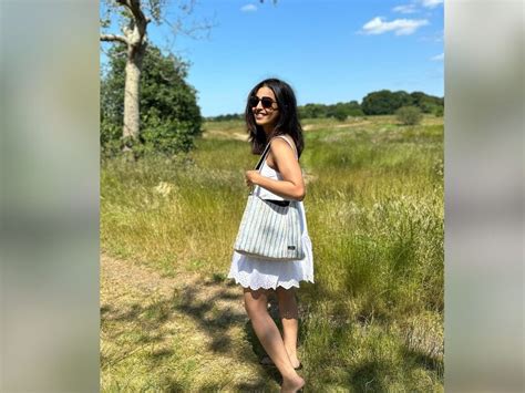 సినిమాల్లో కంటే OTTలోనే ఎక్కువ సంపాదిస్తోన్న స్టార్ హీరోయిన్..నగ్నంగా ...