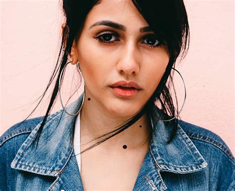 Til or Moles on Neck Good and Bad Results by Astrologer | til or moles ...