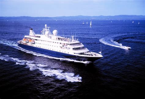 Alleppey Backwater Cruise - Book Now @ Rs.1700 (23% off)