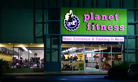 Which Gyms Are Open on Thanksgiving 2020? Planet Fitness, LA Fitness ...