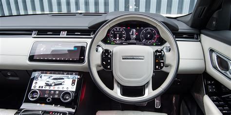 Land Rover Range Rover Velar Interior & Infotainment | carwow
