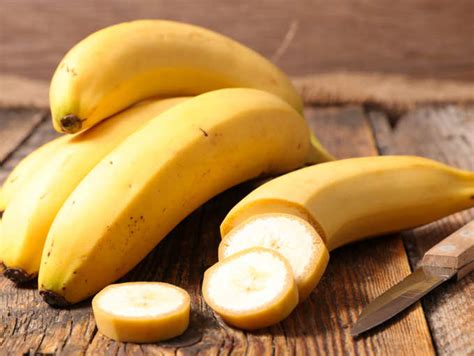 The right time to eat bananas depends on its ripeness. Here what you ...