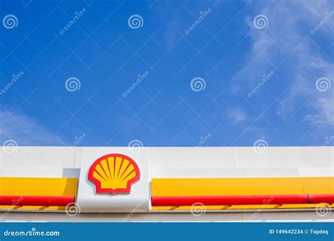 Shell Company Logo on Its Gas Service Station Editorial Stock Image ...