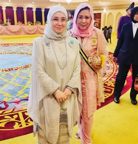 Jejai Dapat Gelaran Datuk, Bapa 3 Anak Ini Segak Ditemani Ibu Bapa Terima Darjah Kebesaran!